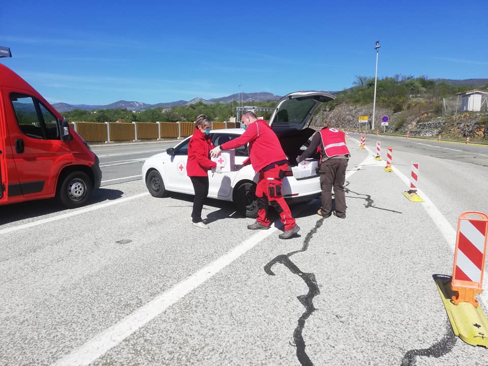 Donacija paketa Društva Crvenog križa PGŽ-a